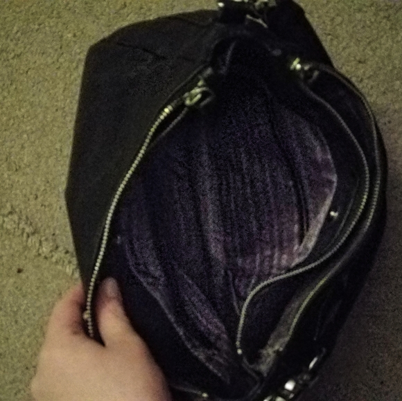 NWOT Simply Vera Vera Wang Black Shoulder Bag - Picture 2 of 2